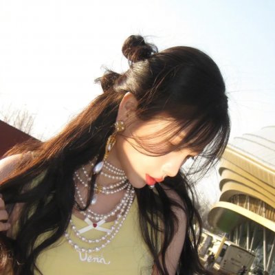 女孩,母亲与恶魔